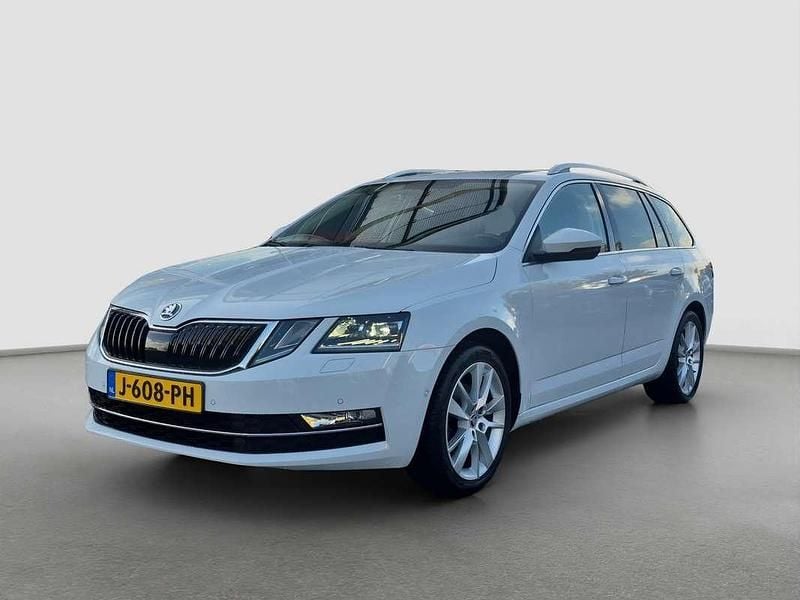 Wit Gebruikt 2020 Skoda Octavia Business Line Stationwagen | € 18.890 (Goede deal) - Afbeelding 1/4