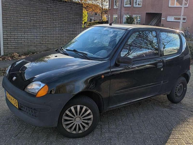 Zwart Gebruikt 1999 Fiat Seicento Young Hatchback | € 600 (Eerlijke prijs) - Afbeelding 1/4