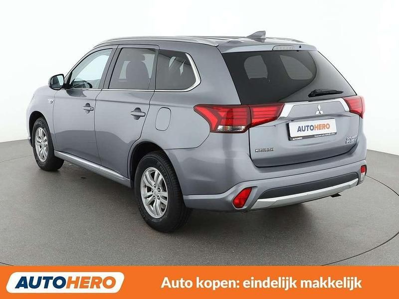 Occasion Mitsubishi Outlander P-HEV Edition 203 PK (149 kW) 2016 Grijs SUV
