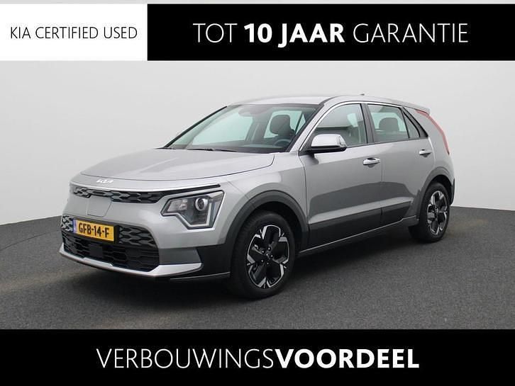 Grijs, metallic lak Gebruikt 2024 Kia e-Niro Light SUV | € 30.940 (Super prijs) - Afbeelding 1/1