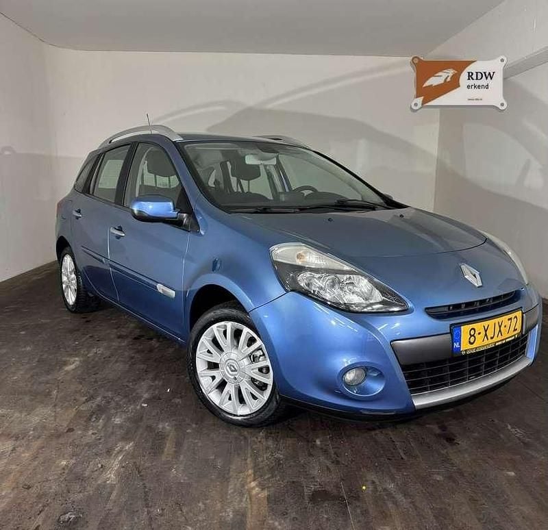 Blauw Gebruikt 2010 Renault Clio GrandTour Stationwagen | € 2.595 (Eerlijke prijs) - Afbeelding 1/4