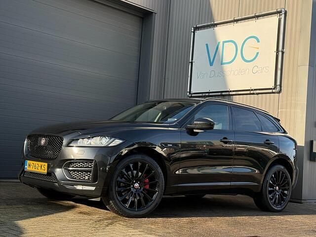 Zwart Occasion 2017 Jaguar F-Pace S SUV | € 14.900 (Goede deal) - Afbeelding 1/4