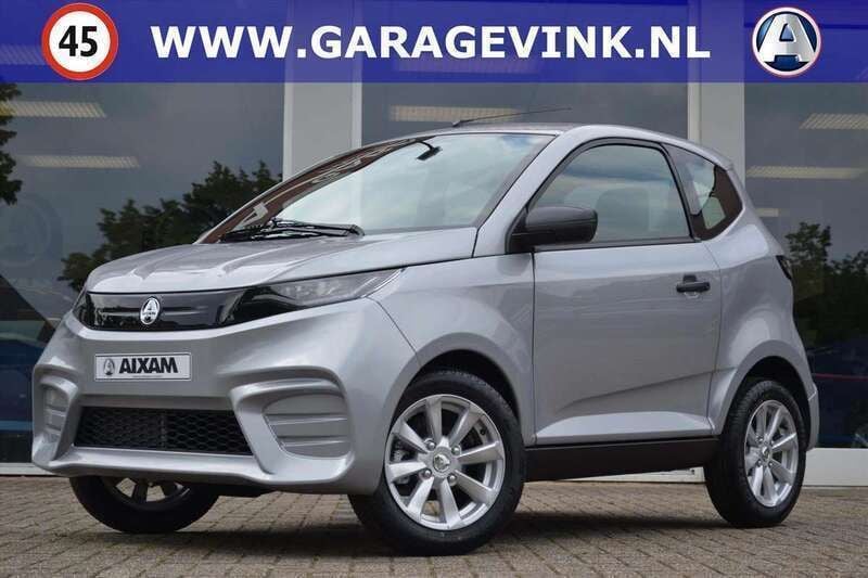 Grijs, metallic lak Nieuw 2024 Aixam City Hatchback | € 15.162 - Afbeelding 1/4