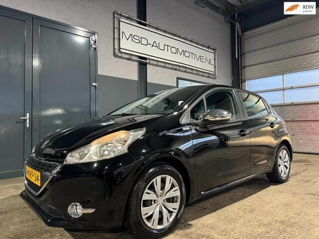 Zwart Gebruikt 2013 Peugeot 208 Hatchback | € 3.649 (Eerlijke prijs) - Afbeelding 1/4