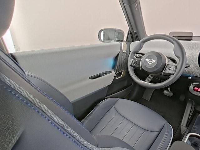 Occasion Mini Cooper Favoured 135 kW (184 PK) 2025 Grijs Hatchback