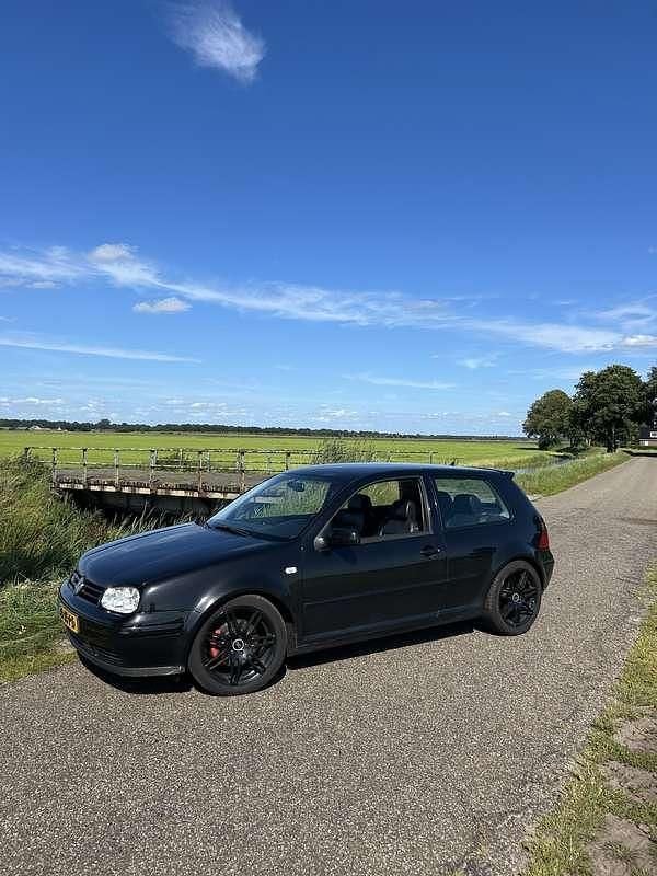 Zwart Gebruikt 1998 VW Golf IV GTI Hatchback | € 3.400 (Iets duurder) - Afbeelding 1/4