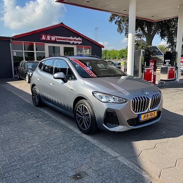 Grijs Gebruikt 2023 BMW 225 Active Tourer M Sport MPV | € 34.950 (Eerlijke prijs) - Afbeelding 1/4