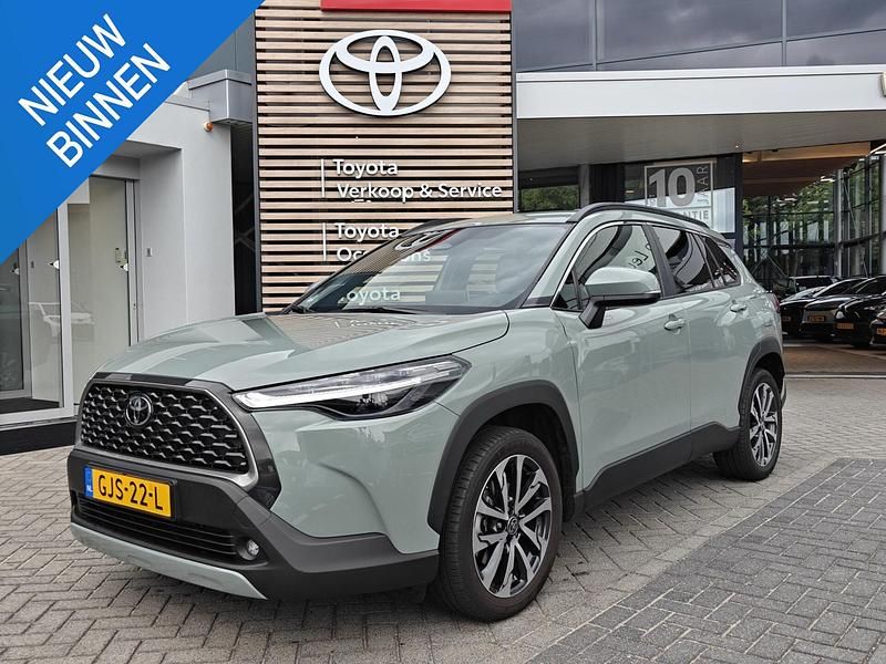 Groen Gebruikt 2024 Toyota Corolla Cross Style SUV | € 35.900 (Eerlijke prijs) - Afbeelding 1/4