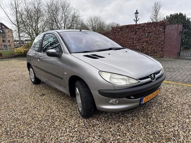 Occasion Peugeot 206 74 PK (54 kW) 2002