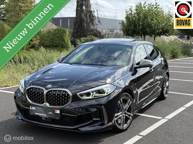Zwart Gebruikt 2020 BMW M135 Executive Hatchback | € 39.999 (Eerlijke prijs) - Afbeelding 1/4
