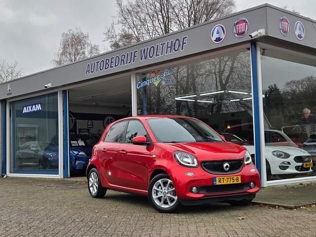Rood (metallic) Gebruikt 2018 Smart ForFour Passion Hatchback | € 7.950 (Eerlijke prijs) - Afbeelding 1/4