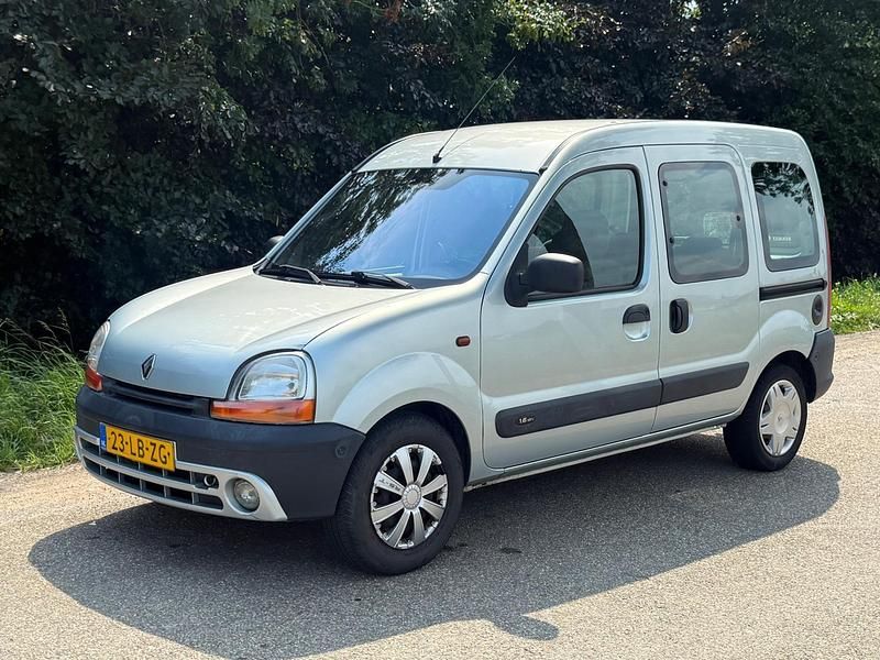 Grijs Gebruikt 2002 Renault Kangoo MPV | € 1.850 (Duur) - Afbeelding 1/4