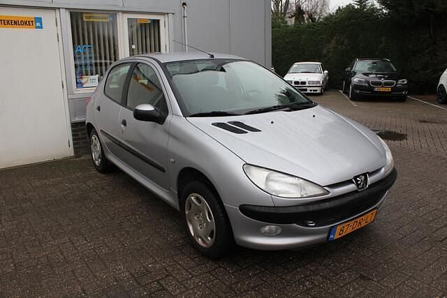 Occasion Peugeot 206 75 PK (55 kW) 2000 Grijs (metallic) Hatchback