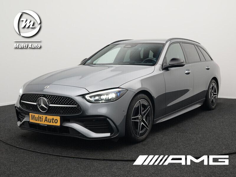 Grijs, metallic lak Gebruikt 2021 Mercedes C180 AMG Stationwagen | € 34.890 (Eerlijke prijs) - Afbeelding 1/4