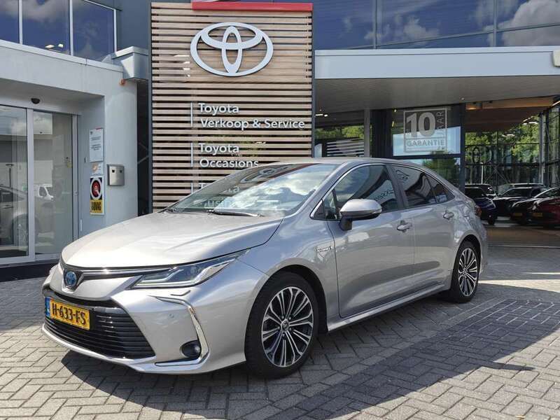 Grijs Gebruikt 2019 Toyota Corolla Executive Sedan | € 16.900 (Goede deal) - Afbeelding 1/4