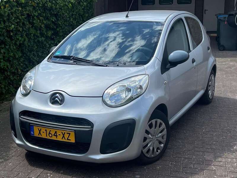 Grijs Gebruikt 2012 Citroën C1 Attraction Hatchback | € 3.099 (Eerlijke prijs) - Afbeelding 1/4