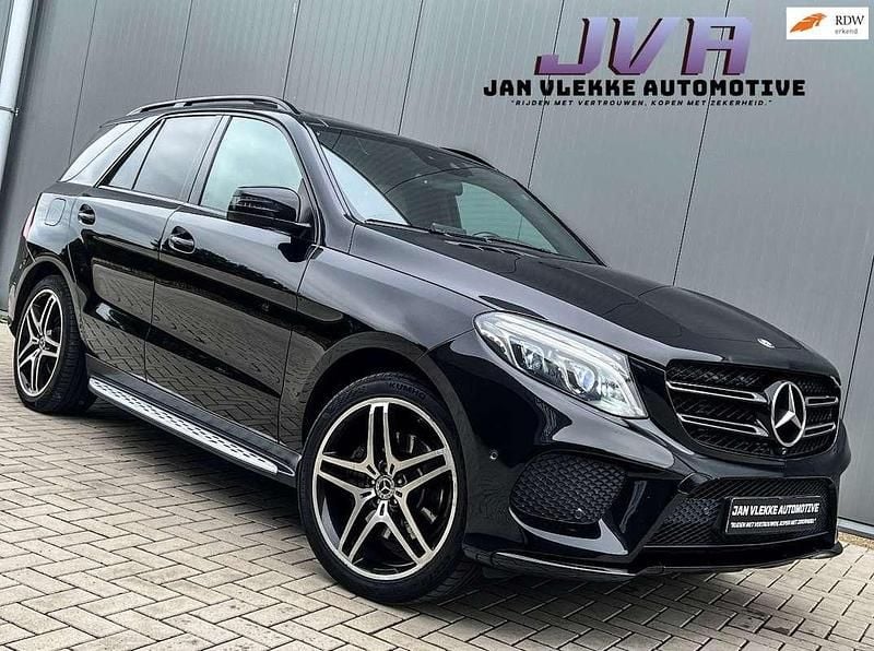Zwart Gebruikt 2017 Mercedes GLE250 AMG Van | € 22.999 - Afbeelding 1/4