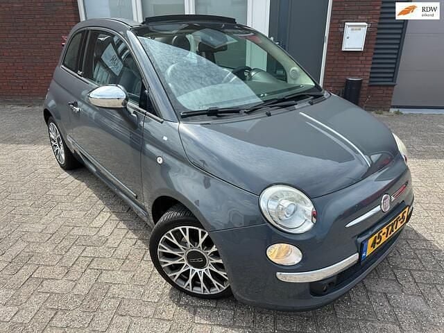 Grijs, metallic lak Gebruikt 2012 Fiat 500C Lounge Cabriolet | € 7.400 (Eerlijke prijs) - Afbeelding 1/4