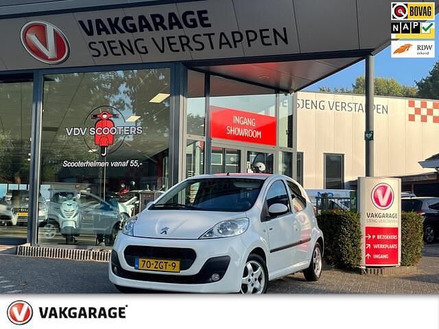 Wit Gebruikt 2012 Peugeot 107 Sportium Hatchback | € 4.485 (Eerlijke prijs) - Afbeelding 1/4