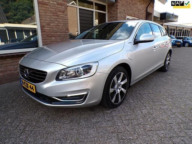 Grijs Gebruikt 2013 Volvo V60 Summum Stationwagen | € 5.950 (Eerlijke prijs) - Afbeelding 1/4