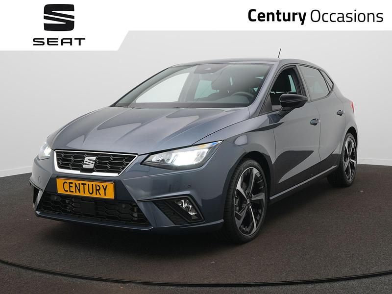 Grijs Gebruikt 2024 Seat Ibiza Business Hatchback | € 25.795 (Iets duurder) - Afbeelding 1/4