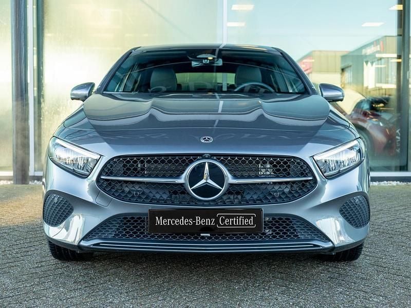 Occasion Mercedes A250 Business 15 PK (11 kW) 2026 Grijs Hatchback