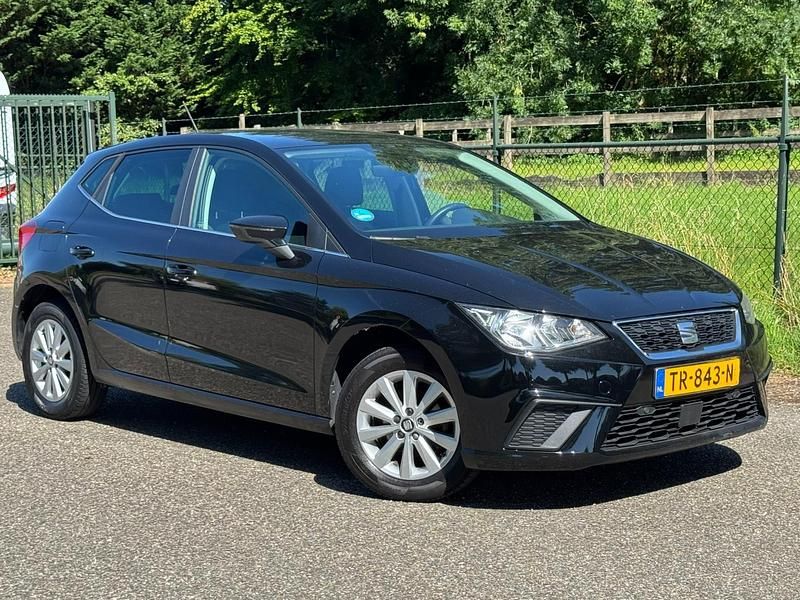 Zwart Gebruikt 2018 Seat Ibiza Business Hatchback | € 11.450 (Eerlijke prijs) - Afbeelding 1/4