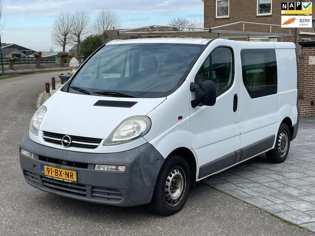 Wit Gebruikt 2006 Opel Vivaro Van | € 2.995 (Eerlijke prijs) - Afbeelding 1/4