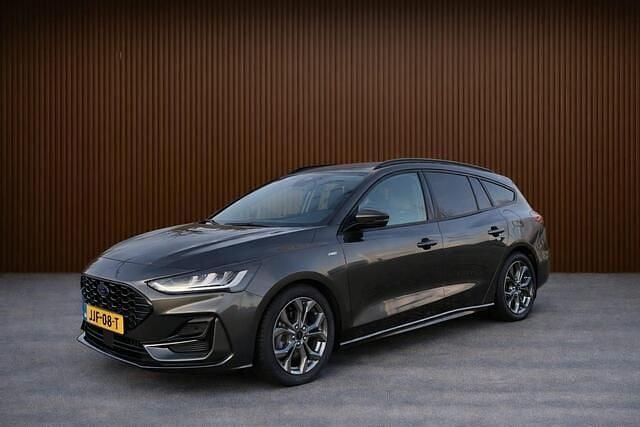 Grijs Gebruikt 2023 Ford Focus ST-Line Stationwagen | € 19.950 (Eerlijke prijs) - Afbeelding 1/4