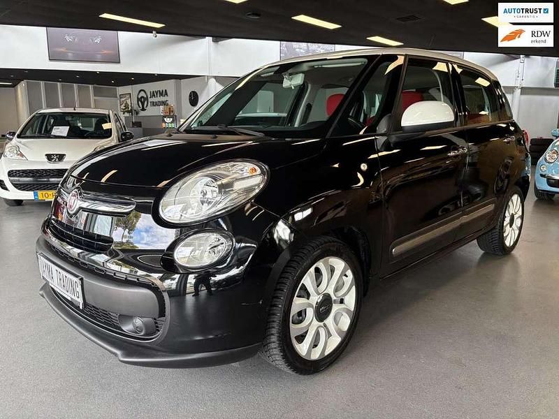 Zwart Gebruikt 2015 Fiat 500L Easy MPV | € 6.950 (Goede deal) - Afbeelding 1/4