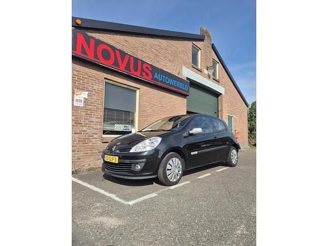 Zwart Gebruikt 2008 Renault Clio II Hatchback | € 2.550 (Eerlijke prijs) - Afbeelding 1/4