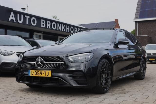 Zwart Gebruikt 2020 Mercedes 300 AMG line Stationwagen | € 34.950 (Goede deal) - Afbeelding 1/4