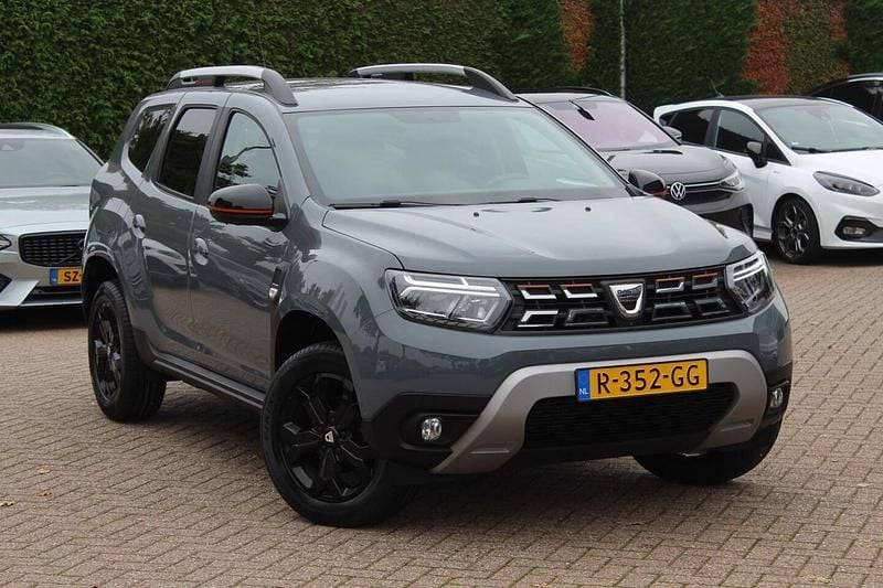 Grijs (metallic) Occasion 2022 Dacia Duster Journey SUV | € 15.999 (Eerlijke prijs) - Afbeelding 1/4