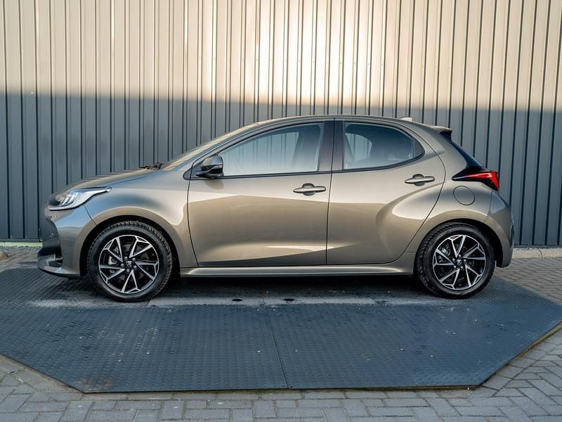 Occasion Toyota Yaris Hybrid Business Edition 116 PK (85 kW) 2021 Groen Hatchback