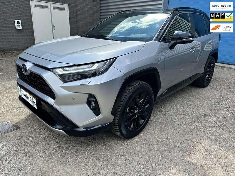 Grijs Gebruikt 2024 Toyota RAV4 Hybrid Style SUV | € 41.950 (Goede deal) - Afbeelding 1/4