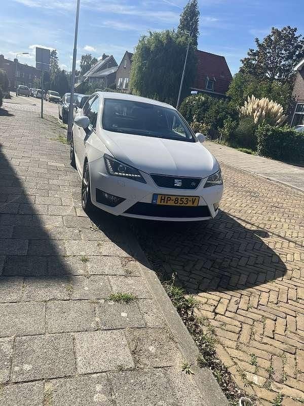 Wit Gebruikt 2015 Seat Ibiza FR MPV | € 8.499 (Iets duurder) - Afbeelding 1/4