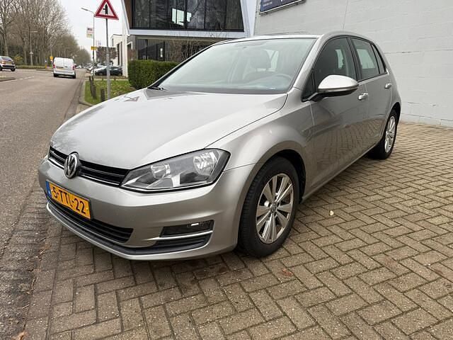 Grijs Gebruikt 2013 VW Golf VII Highline Hatchback | € 5.499 (Eerlijke prijs) - Afbeelding 1/4