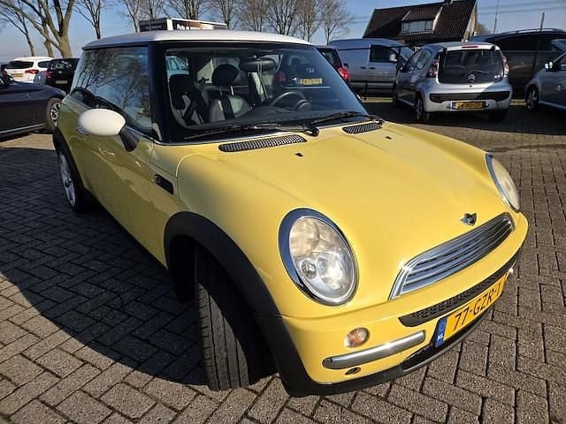 Occasion Mini Cooper Pepper 116 PK (85 kW) 2002 Geel Hatchback