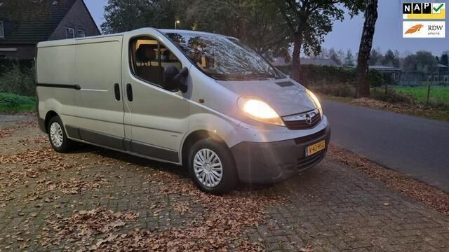 Grijs Gebruikt 2008 Opel Vivaro Van | € 999 - Afbeelding 1/1