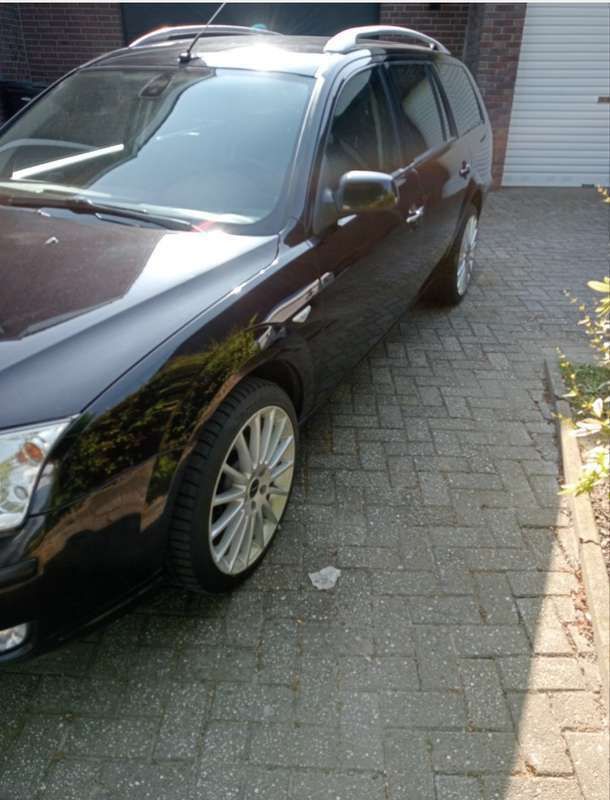 Zwart Gebruikt 2007 Ford Mondeo Platinum Stationwagen | € 1.950 (Goede deal) - Afbeelding 1/4