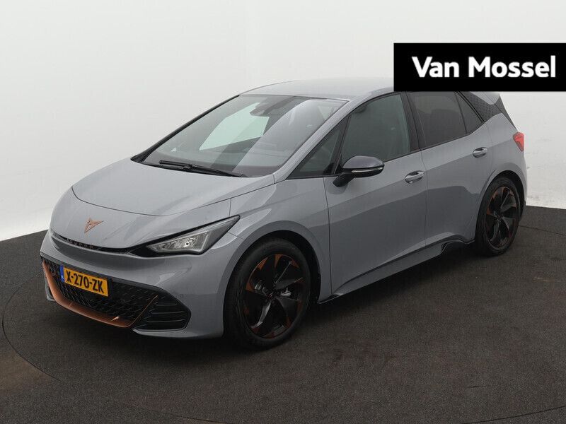 Grijs Gebruikt 2024 Cupra Born Hatchback | € 29.900 (Eerlijke prijs) - Afbeelding 1/4