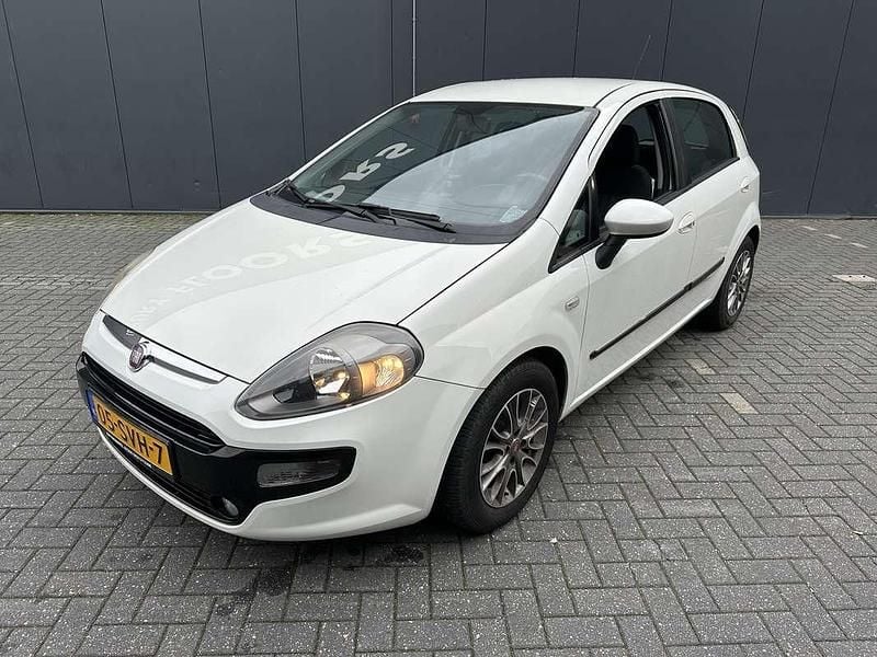 Wit Gebruikt 2011 Fiat Punto Dynamic Hatchback | € 3.335 (Eerlijke prijs) - Afbeelding 1/4