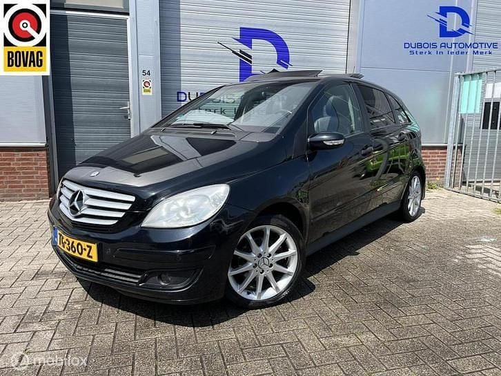 Zwart Occasion 2006 Mercedes B200 MPV | € 2.490 (Eerlijke prijs) - Afbeelding 1/4