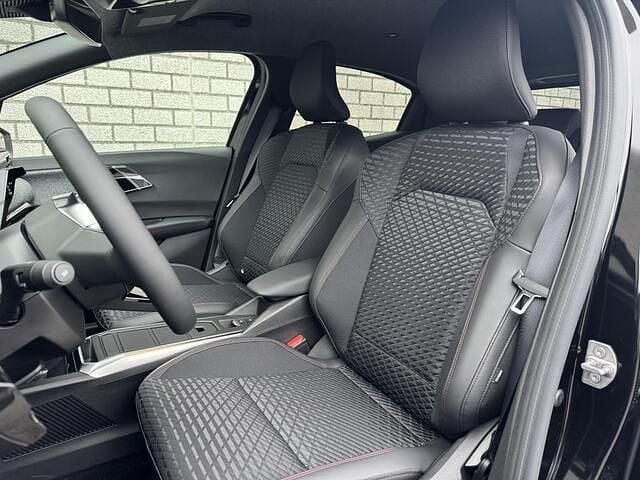 Nieuw Renault Clio V Techno 158 PK (116 kW) 2026 Zwart Hatchback