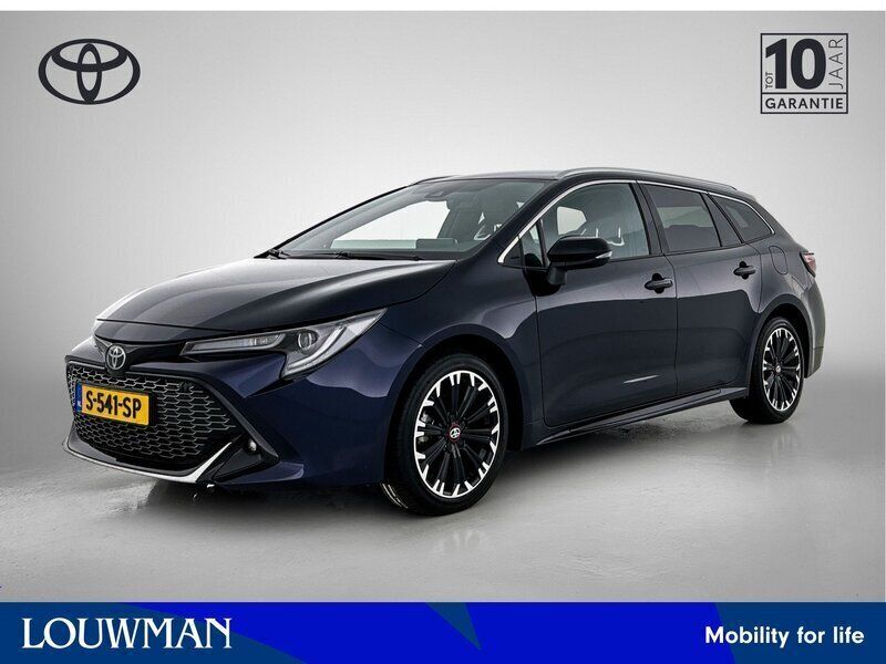 Blauw, metallic lak Gebruikt 2023 Toyota Corolla Sport Stationwagen | € 30.995 (Eerlijke prijs) - Afbeelding 1/3