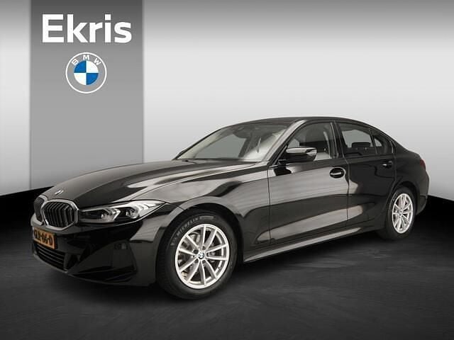 Zwart Gebruikt 2024 BMW 318 Shadowline Sedan | € 35.900 (Super prijs) - Afbeelding 1/4