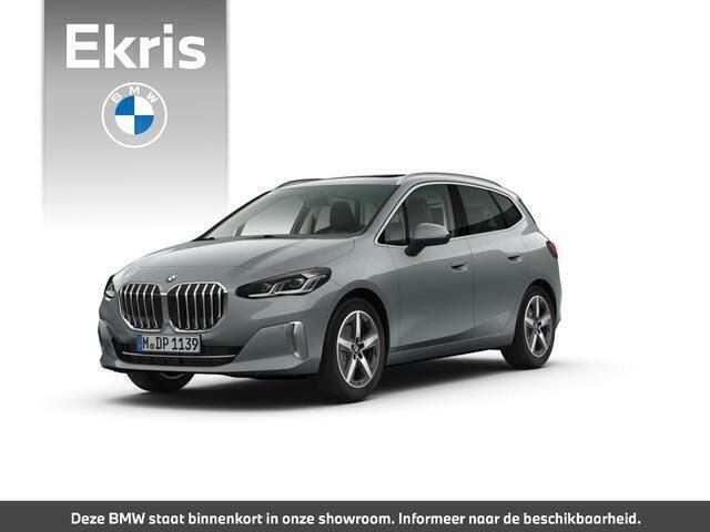 Grijs Nieuw 2025 BMW 220 Comfort Edition Stationwagen | € 60.480 - Afbeelding 1/4