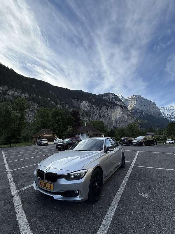 Gebruikt 2012 BMW 320 Sport Line Sedan | € 8.999 (Goede deal) - Afbeelding 1/4