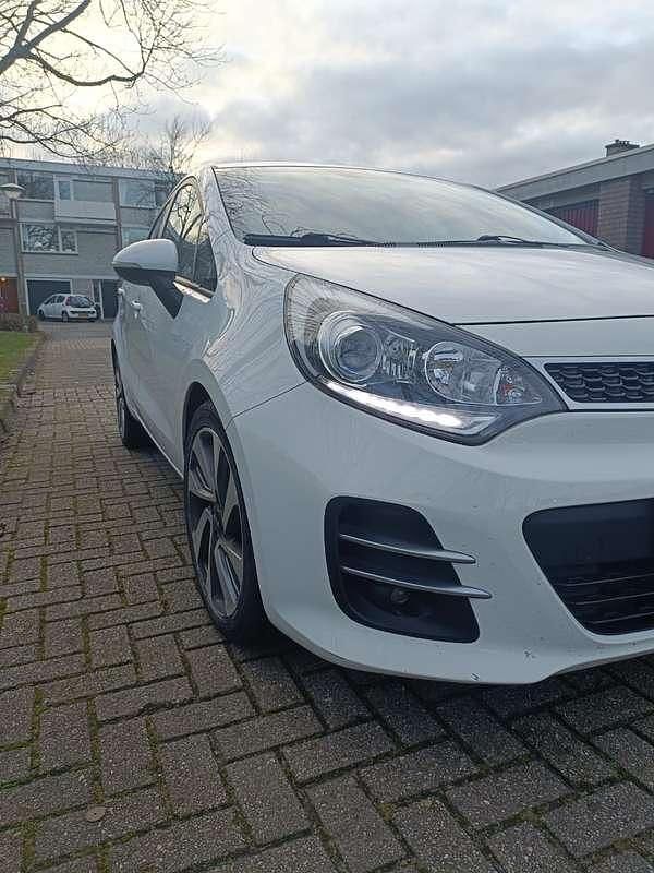 Occasion 2016 Kia Rio MPV | € 7.750 (Eerlijke prijs) - Afbeelding 1/4