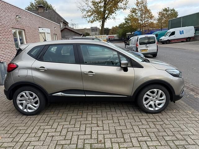 Occasion Renault Captur Authentique 90 PK (66 kW) 2014 Bruin SUV